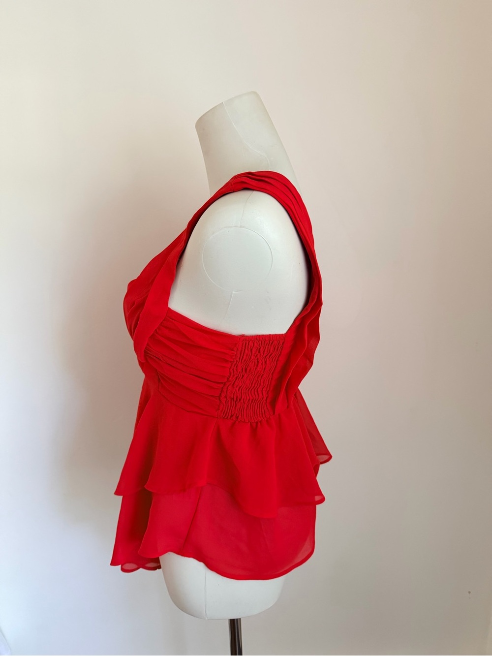 Red Ruffle Zip-Front Peplum Tank Top - Picture 2 of 6
